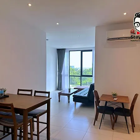 Staycation Homestay 11 Royal Richmond Near Airport Kuching Exterior photo