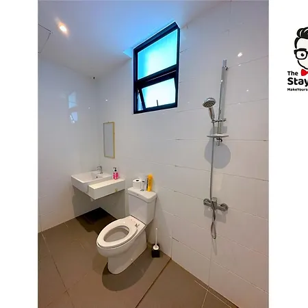 Staycation Homestay 11 Royal Richmond Near Airport Kuching Exterior photo